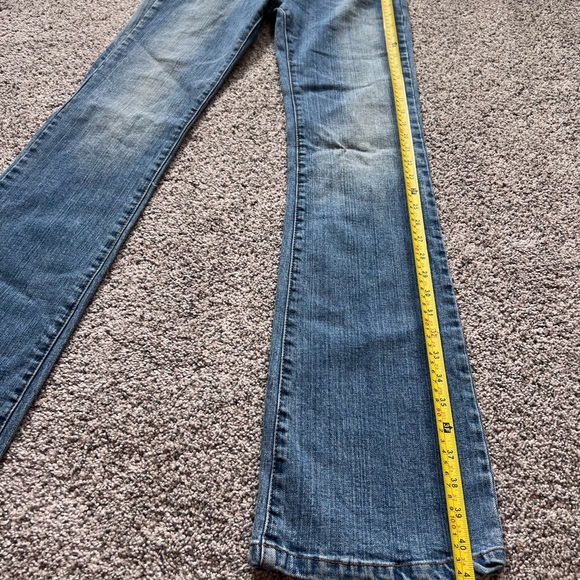 7 For All Mankind Light Wash Low Rise Zip Fly Flare Leg Jeans Women’s Size 29 - Picture 5 of 11